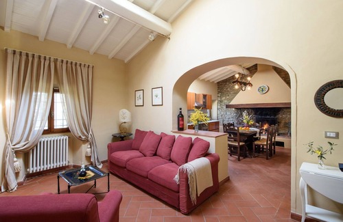 Pontassieve House | Beautiful apartment in villa for 6 people with pool, A/C, WIFI, TV, patio and panoramic view