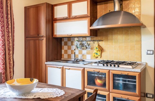 La Morra Apartment | Beautiful apartment for 2 people with WIFI, pool, TV, patio and pets allowed