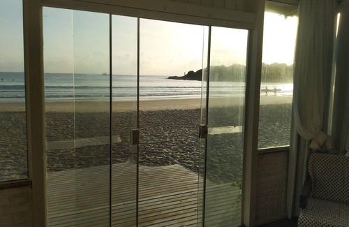Barra da Lagoa Apartment | Beautiful apartment facing the sea