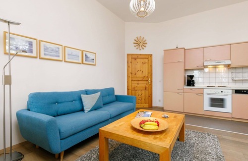 Ostvorpommern Apartment | Beautiful apartment for 4 people with WIFI, TV, balcony and parking
