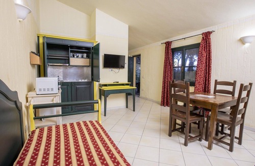 Arborea Apartment | Beautiful apartment for 4 people with A/C, pool, WIFI, TV and pets allowed