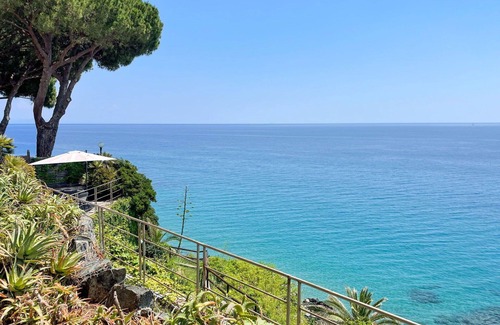 Varazze Apartment | Beautiful apartment for 6 guests with WIFI, A/C, TV and patio