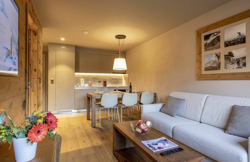 Zinal Apartment | Beautiful apartment for 6 guests with WIFI, TV, balcony and pets allowed