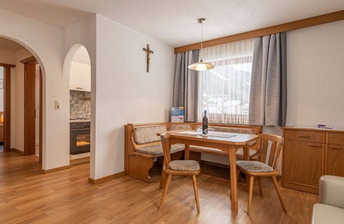Kappl Apartment | Beautiful apartment for 20 people with WIFI, TV and balcony