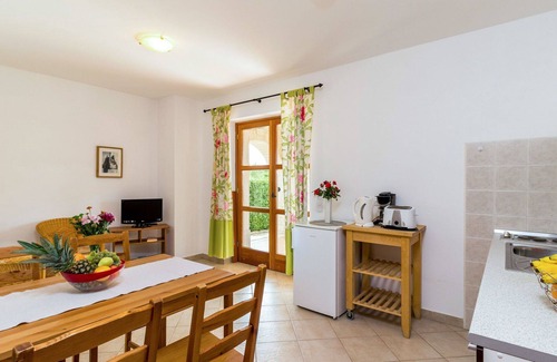 Stifanici Apartment | Beautiful apartment for 4 guests with pool, A/C, WIFI, TV, terrace and pets allowed