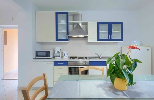 Debeljuhi Apartment | Beautiful apartment for 4 people with pool, A/C, WIFI, TV and terrace