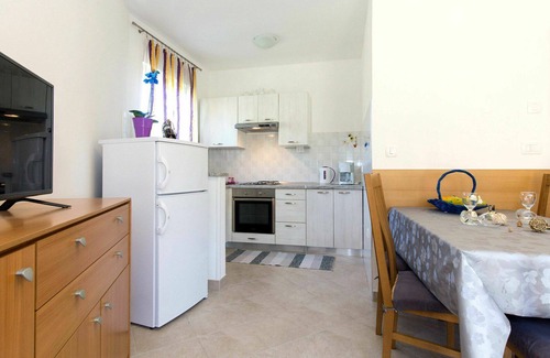 Martina Apartment | Beautiful apartment for 4 guests with A/C, WIFI, TV and terrace