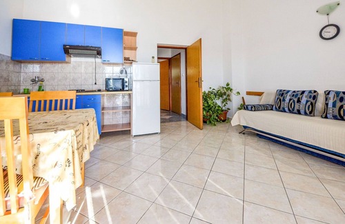 Tribanj Apartment | Beautiful apartment for 4 people with WIFI, A/C, TV and terrace
