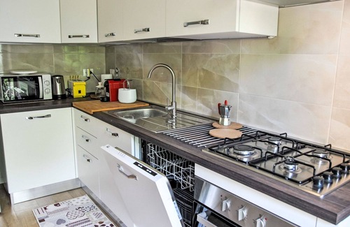 Formia Apartment | Beautiful apartment for 8 people with WIFI, A/C, TV, balcony and pets allowed