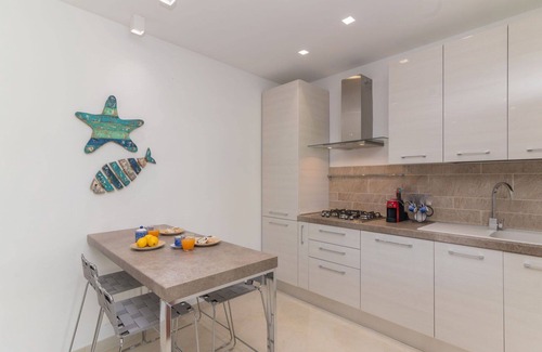Porto Istana Apartment | Beautiful apartment for 4 people with WIFI, pool, A/C, TV and terrace
