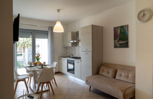 Silvi Marina Apartment | Beautiful apartment for 4 people with WIFI, A/C, pool, TV, terrace and pets allowed