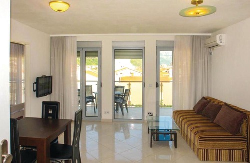 Rozino Apartment | Beautiful apartment in Budva with 2 Bedrooms, WiFi and Outdoor swimming pool