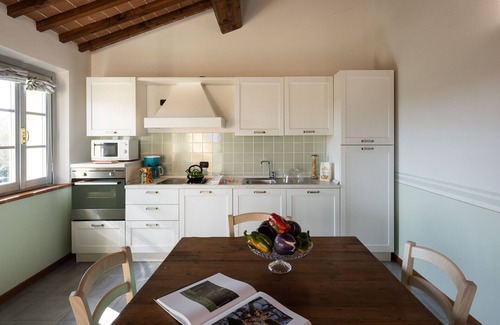 Larciano House | Beautiful apartment in villa for 2 people with A/C, pool, WIFI and TV