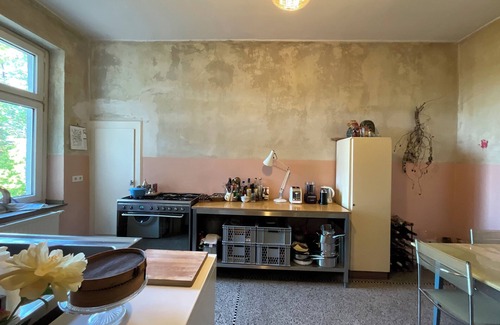 Neustadt-Sued Apartment | Beautiful apartment in old building in top location directly on the Rhine with balcony