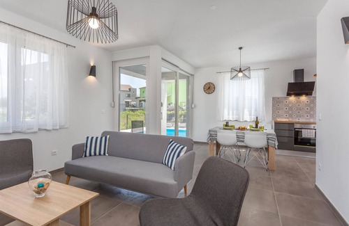 Vrbnik Apartment | Beautiful apartment in Vrbnik with WiFi