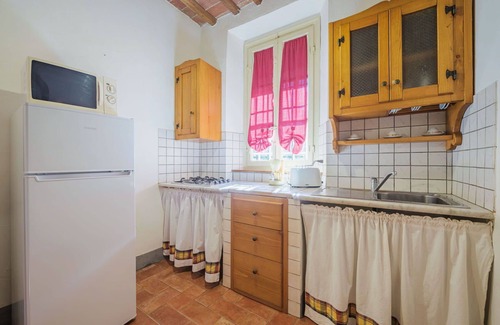 San Michele di Moriano Villa | Beautiful apartment in villa for 2 people with WIFI, pool, TV and terrace