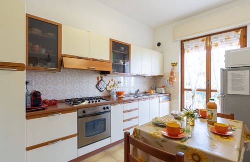 Laigueglia Apartment | Beautiful apartment for 6 people with A/C, WIFI, terrace, pets allowed and panoramic view