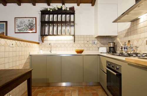 Molazzana Villa | Beautiful apartment in villa for 6 people with WIFI, pool, TV and patio