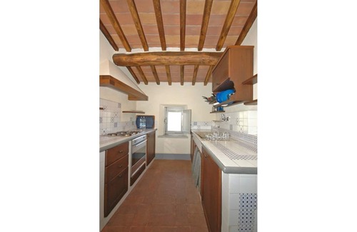 Montalcino Apartment | Beautiful apartment for 7 guests with A/C, pool, TV, pets allowed and panoramic view