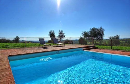 Castelnuovo Berardenga Apartment | Beautiful apartment for 4 people with pool, A/C, TV and panoramic view, close to Siena