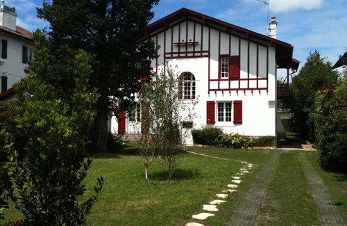 Bayonne House | Beautiful basque house of the 30 completely renovated on a garden of 1200 m2