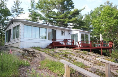 Nobel Cottage | Beautiful Bay in the township of Parry Sound/Nobel