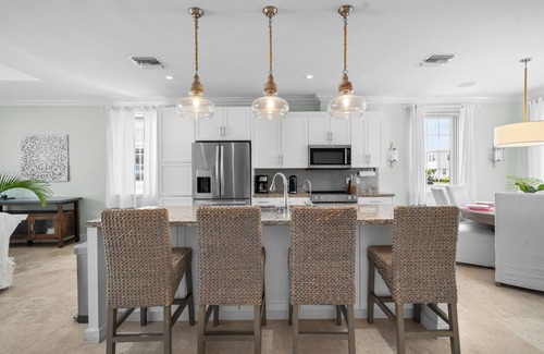 Nassau House | Beautiful Beachfront 4-bedroom Townhome