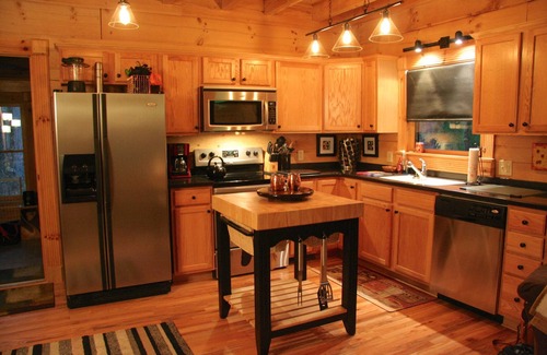 West Jefferson Cabin | Beautiful Cabin w/River Lot!