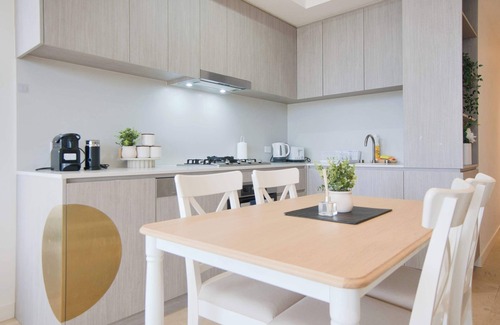 Adelaide Central Business District Apartment | Beautiful & Comfortable 2BR Apt in Rundle Mall