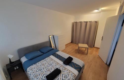 Ris Orangis Apartment | Beautiful & cosy 3 bedrooms full accommodation