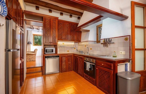 Arta Villa | Beautiful Country Estate "Hort den Salat" with Pool, Wi-Fi and Garden