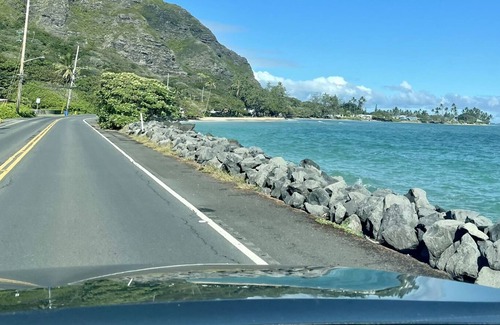 Ka'a'awa House | Beautiful Country Living 3-Bedroom Home with Patio- 30 Day Hawaii Rental