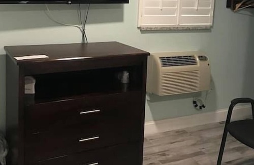 Ocean View Halifax Estates Condo | Beautiful Daytona Beach Queen Suite!