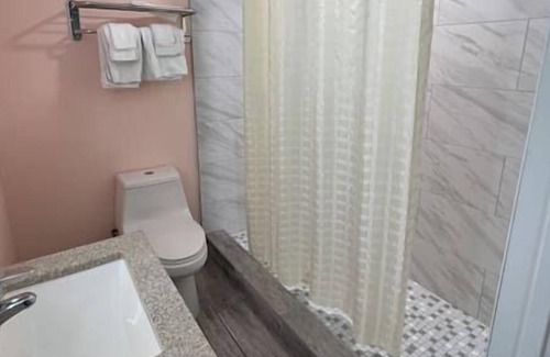 Ocean View Halifax Estates Condo | Beautiful Daytona Beach King Suite!