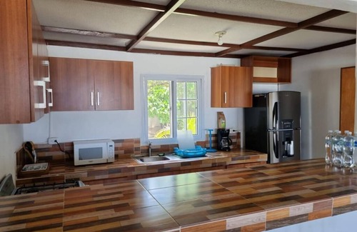 La Libertad House | Beautiful Family Beach House