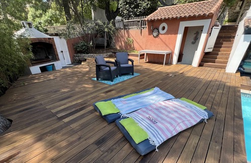 Martigues Villa | Beautiful family villa with large poolhouse in the ''provencal venice''.