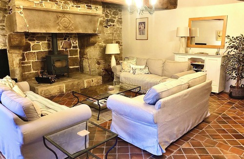 Bourseul Other | Beautiful farmhouse sleeps 2 to 6+ with 4 bedrooms, 1 bath & 3 shower rooms.