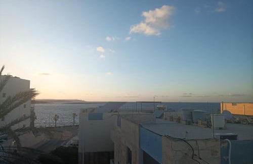 Qawra Apartment | Beautiful flat with Swimming-pool & Seaview