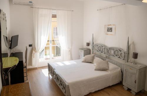 Porta Genova Apartment | Beautiful floral apartment on Navigli