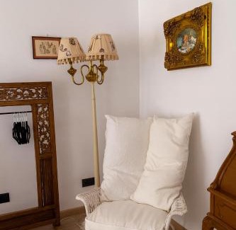 Porta Genova Apartment | Beautiful floral apartment on Navigli