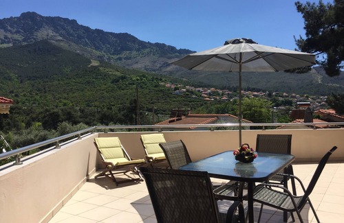 Megalos Prinos Villa | Beautiful Greek Villa with pool 5 mins from the beach