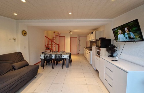 Marseillan House | Beautiful holiday home in a residence with swimming pool, tennis court