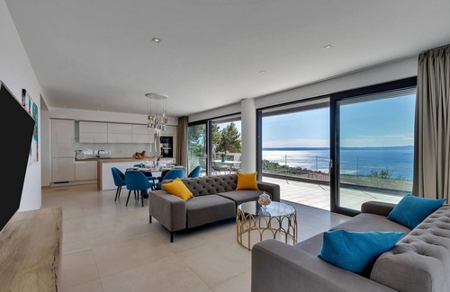 Bast House | Beautiful home in Bast with sauna