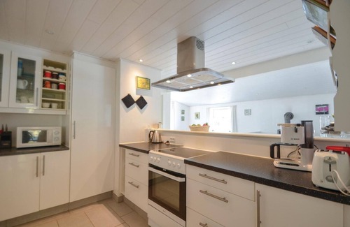 Øksenmølle House | Beautiful home in Ebeltoft with kitchen