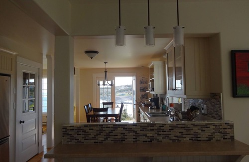 Flatrock House | Beautiful home in Flatrock, spectacular ocean view, spacious grounds, magical