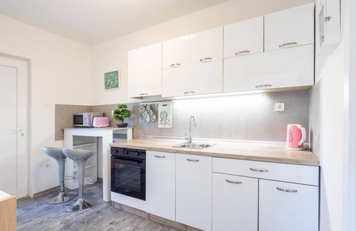 Omis House | Beautiful home in Kostanje with WiFi