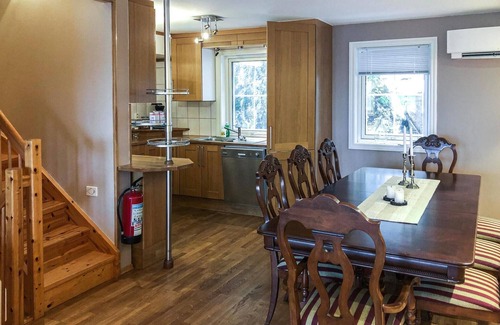 Torangsvag House | Beautiful home in Storebø with WiFi