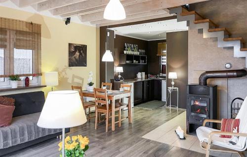 Szarejki House | Beautiful Home In Szarejki With Wifi