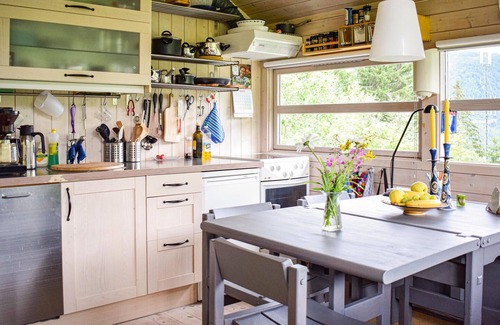 Myrkdalen House | Beautiful home in Vossestrand with WiFi