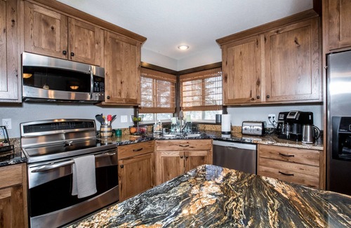 Whitefish House | Beautiful Home on Home Again Trail 3BR ski in-out. 5 star home, 5 star location